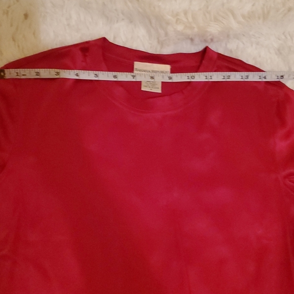 Red Silk - Picture 9 of 9